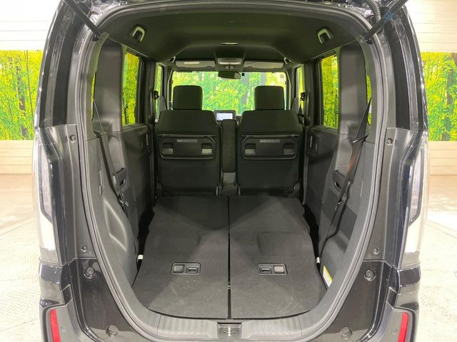 普段のお買い物や通勤、送迎等に十分な荷室スペースを確保しております。セカンドシートを倒すと、大きな荷物の積載も可能です♪