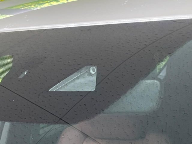 �y�X�}�[�g�u���[�L�T�|�[�g�z���s���ɑO���̎ԗ�����F�����A�Փ˂������Ȏ��͌x��ƃu���[�L�ŏՓˉ���Ɣ�Q�y�����A�V�X�g�B�����S�Ƀh���C�u�����y���݂��������܂��B