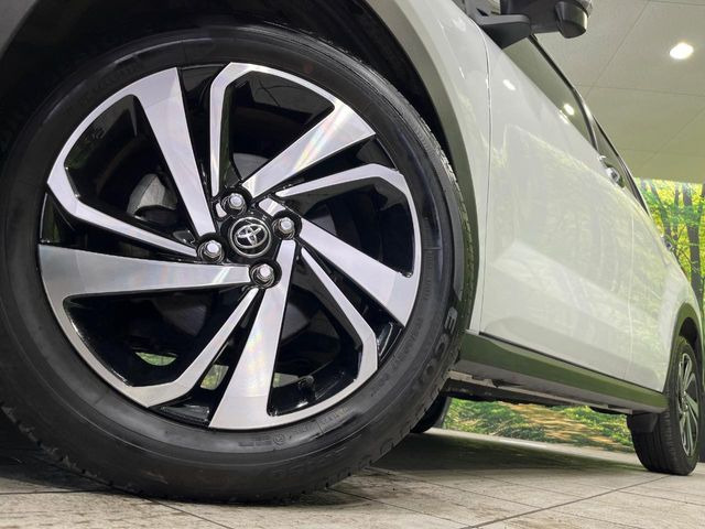 �y����17�C���`�A���~�z�C�[���z�O�ςɃ}�b�`���������A���~�z�C�[���𑕒����Ă���܂��B�e��ЊO�A���~�z�C�[����A�X�^�b�h���X�^�C�����戵�����Ă���܂��B���񂲑��k����������