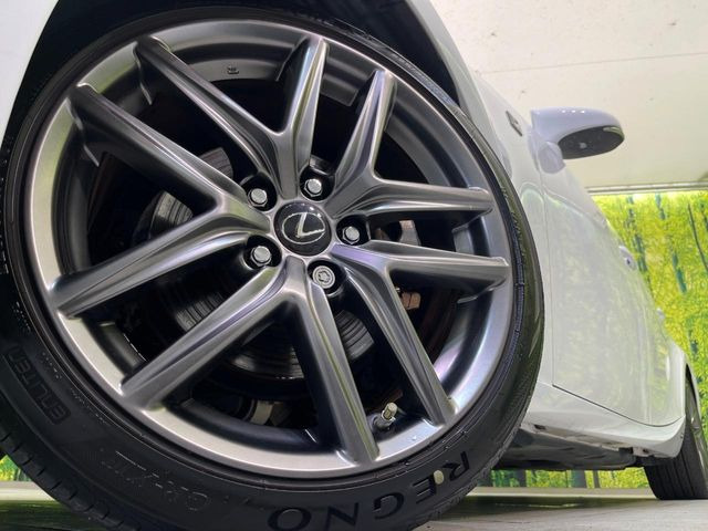 �y����18�C���`�A���~�z�C�[���z�O�ςɃ}�b�`���������A���~�z�C�[���𑕒����Ă���܂��B�e��ЊO�A���~�z�C�[����A�X�^�b�h���X�^�C�����戵�����Ă���܂��B���񂲑��k����������