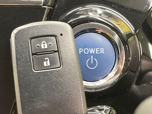 �y�X�}�[�g�L�[�z�J�o����|�P�b�g�ɓ��ꂽ�܂܂ł��h�A�̎{���E�������\�ȃX�}�[�g�L�[�𑕔��B�G���W���̃I���E�I�t�����J�M�����o���K�v����������Ƃ��Ă��֗��ł���