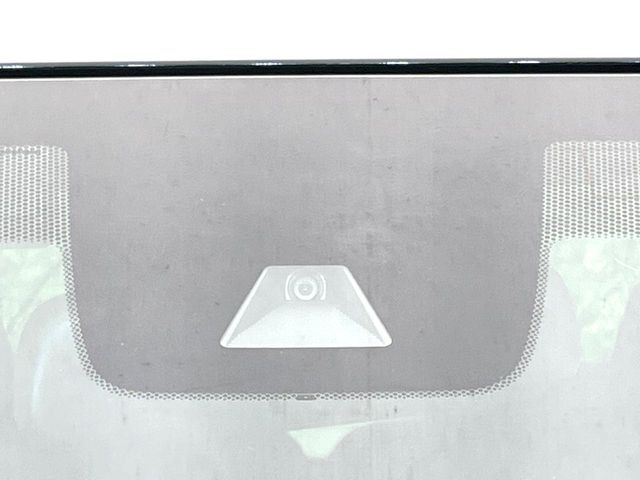 �y�z���_�Z���V���O�z���s���ɑO���̎ԗ�����F�����A�Փ˂������Ȏ��͌x��ƃu���[�L�ŏՓˉ���Ɣ�Q�y�����A�V�X�g�B�����S�Ƀh���C�u�����y���݂��������܂��B