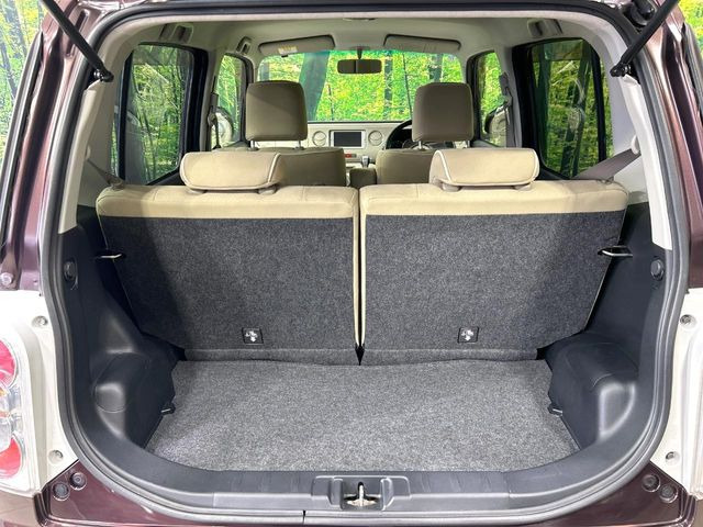 ���i�̂���������ʋ΁A���}���ɏ\���ȉ׎��X�y�[�X���m�ۂ��Ă���܂��B�Z�J���h�V�[�g��|���ƁA�傫�ȉו��̐ύڂ��\�ł���