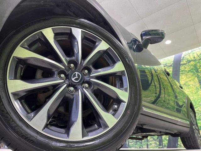 【純正18インチアルミホイール】外観にマッチした純正アルミホイールを装着しております。各種社外アルミホイールや、スタッドレスタイヤも取扱いしております。是非ご相談ください♪