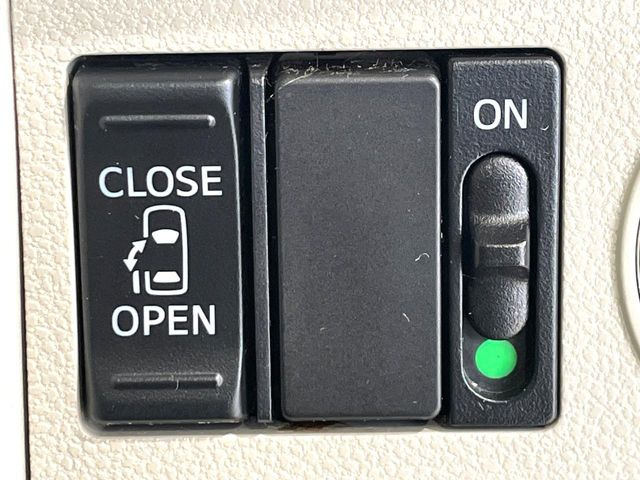 �y�p���[�X���C�h�h�A�z�X�}�[�g�L�[��^�]�Ȃ̃X�C�b�`�ŃX���C�h�h�A�̊J���\���d��������͂����ăh�A���J����K�v�������A���������q�l�ł��A�d���ו��������Ă��鎞�����N�ɊJ���߂ł��܂���