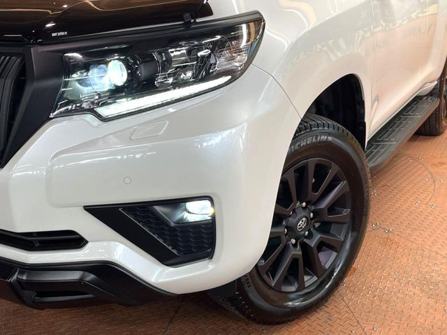 �yLED�w�b�h���C�g�z���V����ԑ��s�����ǍD�Ȏ��E���m�ۂ����S���ĉ^�]�ł��鍂�P�xLED�w�b�h���C�g�𑕔�!�_�����x�������A����d�͂��}�����Ă��܂��B