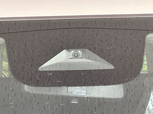 �y�z���_�Z���V���O�z���s���ɑO���̎ԗ�����F�����A�Փ˂������Ȏ��͌x��ƃu���[�L�ŏՓˉ���Ɣ�Q�y�����A�V�X�g�B�����S�Ƀh���C�u�����y���݂��������܂��B