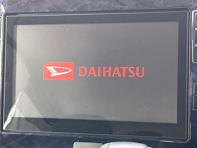 �y�����i�r�z�l�C�̏����i�r�𑕔����Ă���܂��B�i�r�̎g���₷���͂������A�I�[�f�B�I�@�\���[��!�L�����v�◷�s�͂������A�ʋ΂┃�����ȂǕ��i�̃h���C�u���y�����Ȃ�͂���