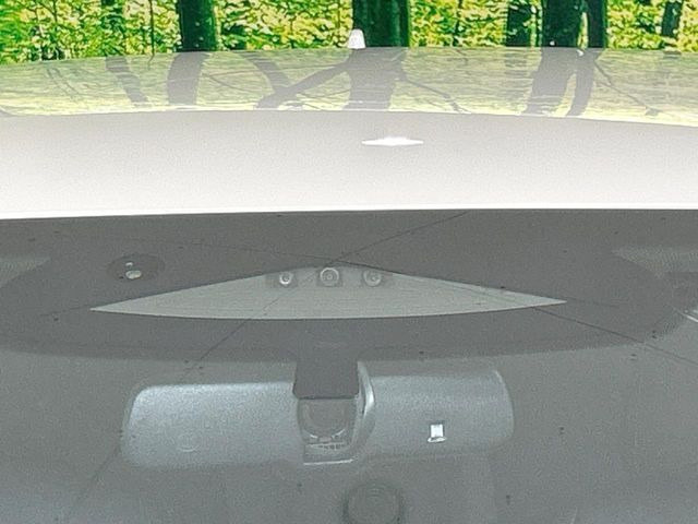 �y�C���e���W�F���g�G�}�[�W�F���V�[�u���[�L�z�t�����g�J�����őO���̎ԗ�����s�҂����m�B�Փ˂������Ȏ��͏Փ˔�Q�y���u���[�L���쓮�A�Փˉ�����T�|�[�g�B�����S�Ƀh���C�u�����y���݂��������܂��B