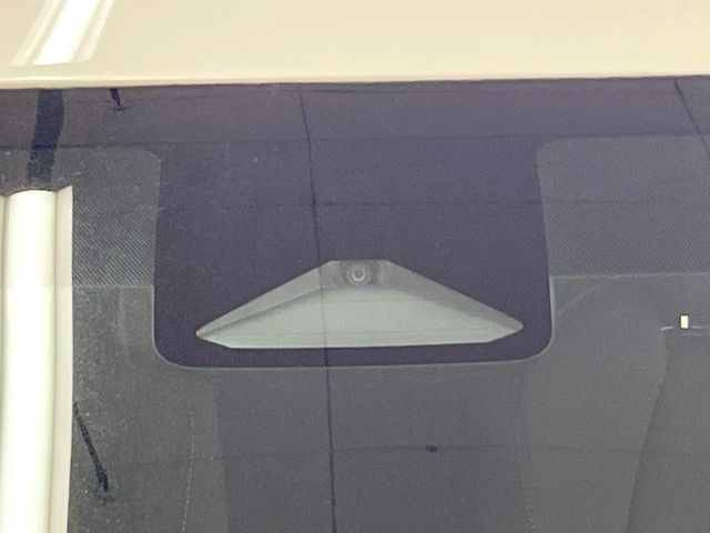 �y�g���^�Z�[�t�e�B�Z���X�z���s���ɑO���̎ԗ�����F�����A�Փ˂������Ȏ��͌x��ƃu���[�L�ŏՓˉ���Ɣ�Q�y�����A�V�X�g�B�����S�Ƀh���C�u�����y���݂��������܂��B