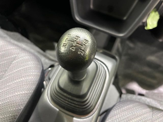 【フロア5速MT】走りの5速MT!!スポーティーな走行をお楽しみいただけます♪