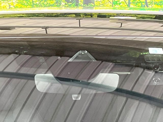 �y�X�}�[�g�u���[�L�T�|�[�g�z���s���ɑO���̎ԗ�����F�����A�Փ˂������Ȏ��͌x��ƃu���[�L�ŏՓˉ���Ɣ�Q�y�����A�V�X�g�B�����S�Ƀh���C�u�����y���݂��������܂��B