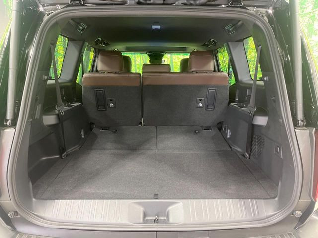 ���i�̂���������ʋ΁A���}���ɏ\���ȉ׎��X�y�[�X���m�ۂ��Ă���܂��B�Z�J���h�V�[�g��|���ƁA�傫�ȉו��̐ύڂ��\�ł���