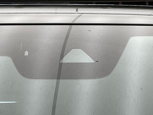 �y�X�}�[�g�u���[�L�T�|�[�g�z���s���ɑO���̎ԗ�����F�����A�Փ˂������Ȏ��͌x��ƃu���[�L�ŏՓˉ���Ɣ�Q�y�����A�V�X�g�B�����S�Ƀh���C�u�����y���݂��������܂��B