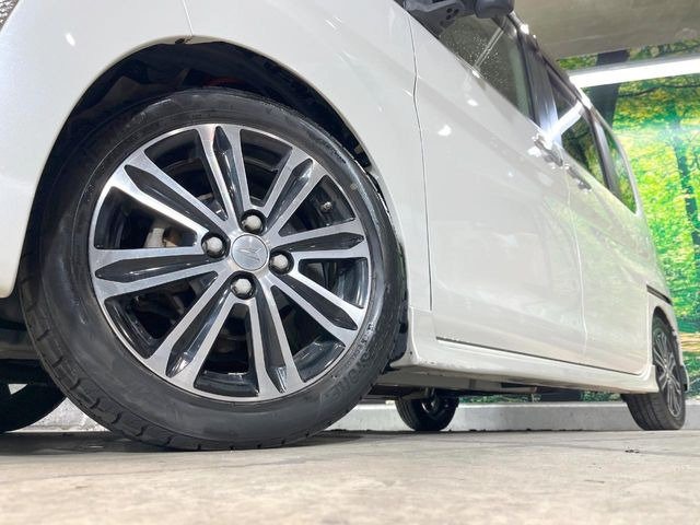 �y����15�C���`�A���~�z�C�[���z�O�ςɃ}�b�`���������A���~�z�C�[���𑕒����Ă���܂��B�e��ЊO�A���~�z�C�[����A�X�^�b�h���X�^�C�����戵�����Ă���܂��B���񂲑��k����������