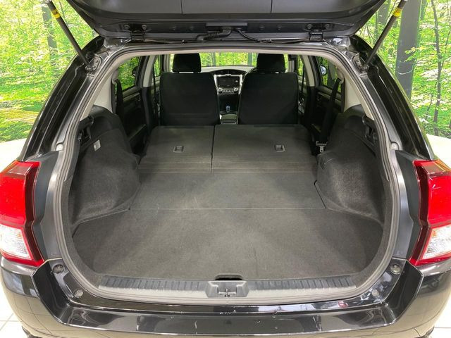 後席を格納すると、これだけの広さが!シーンに合わせたシートアレンジで、大きな荷物も積むことが出来ます♪