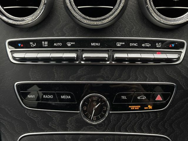 ●デュアルオートエアコン:運転席・助手席それぞれで温度設定が可能な独立式オートエアコンを標準装備しております!