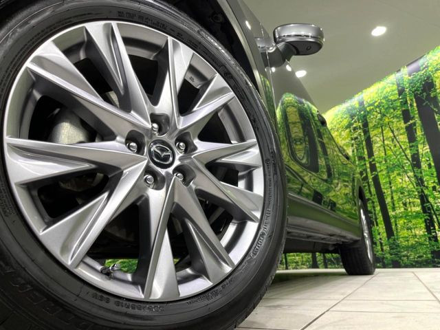 【純正19インチアルミホイール】外観にマッチした純正アルミホイールを装着しております。各種社外アルミホイールや、スタッドレスタイヤも取扱いしております。是非ご相談ください♪