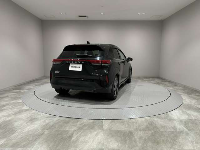 ノートオーラ1.2 G FOUR レザーエディション 4WD