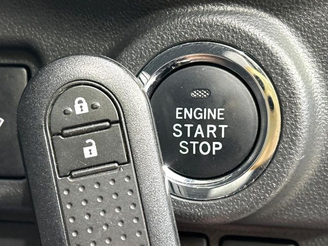 �y�L�[�t���[�V�X�e���z�J�o����|�P�b�g�ɓ��ꂽ�܂܂ł��h�A�̎{���E�������\�ȃX�}�[�g�L�[�𑕔��B�G���W���̃I���E�I�t�����J�M�����o���K�v����������Ƃ��Ă��֗��ł���