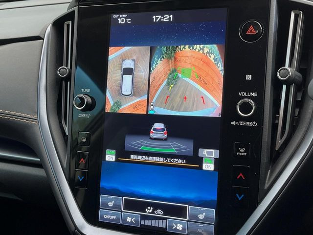 �y�}���`�e���C�����j�^�[�z�Ԃ̃t�����g��T�C�h�̃J�����摜�𓯎��Ƀ��j�^�[�\�����邱�ƂŁA���H�⋷�����𑖍s���ł����͂̏󋵊m�F���ł����S!�{�iSUV�ɂ��ꂵ�������ł���