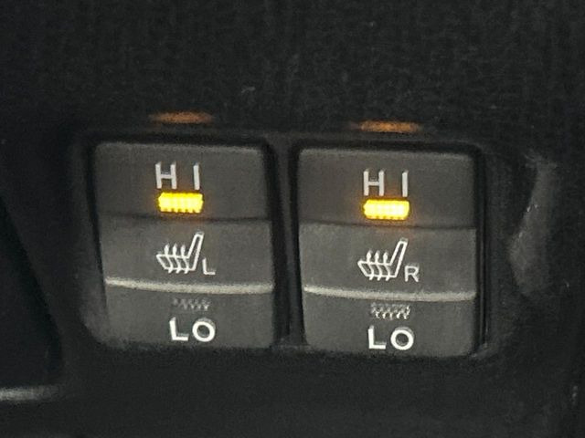 【シートヒーター】寒い日に重宝するシートヒーター!エアコンより早く温まってくれるので寒がりの人も安心ですね♪エアコンの温風は乾燥するから苦手、という方にもをおすすめです。