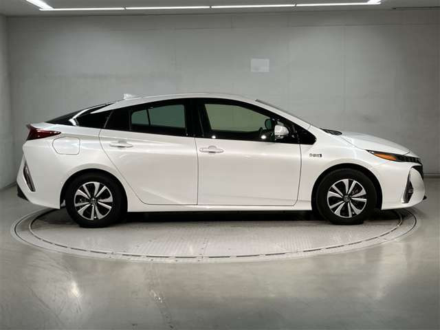 プリウスPHV1.8 A