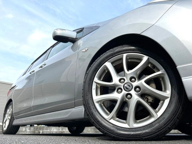 �y����17�C���`�A���~�z�C�[���z�O�ςɃ}�b�`���������A���~�z�C�[���𑕒����Ă���܂��B�e��ЊO�A���~�z�C�[����A�X�^�b�h���X�^�C�����戵�����Ă���܂��B���񂲑��k����������