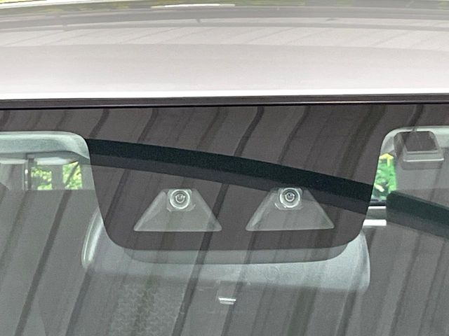 �y�X�}�[�g�A�V�X�g�z���s���ɑO���̎ԗ�����F�����A�Փ˂������Ȏ��͌x��ƃu���[�L�ŏՓˉ���Ɣ�Q�y�����A�V�X�g�B�����S�Ƀh���C�u�����y���݂��������܂��B