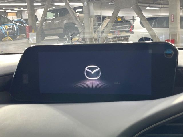 �y8.8�C���`�}�c�_�R�l�N�g�z�ԓ��̕��͋C�Ƀ}�b�`������^�̃f�B�X�v���C�B�X�}�z�ڑ��ł̃i�r�g�p��Bluetooth�Đ����A�l�X�ȋ@�\���y���߂܂��B�����I�ȃ_�C�������삪�\�ŁA�g��������ǍD�ł��B