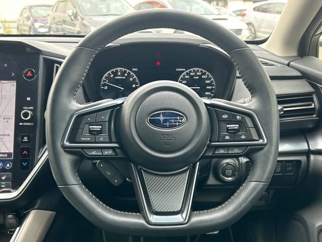 �y�����v�����X�e�A�����O�z�㎿�Ȋv���g�p���邱�ƂŁA��ɂ����������݂ƂĂ��^�]���₷���n���h���ł���