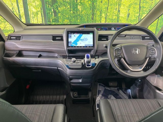 フリードハイブリッド