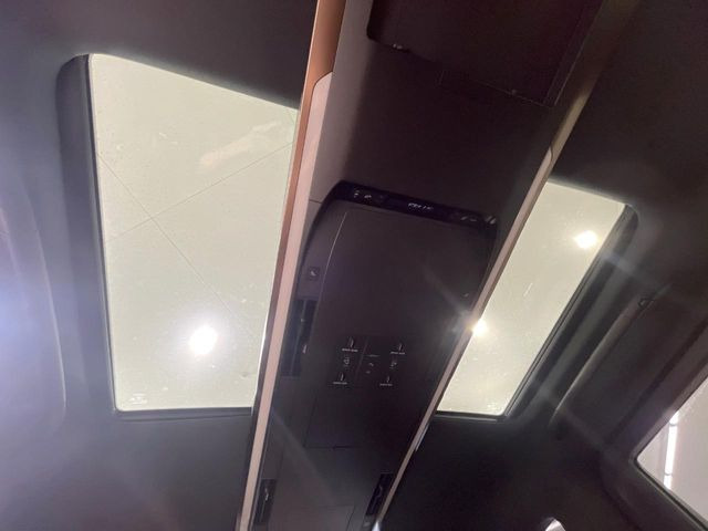 �y���E�Ɨ����[�����[�t�z2��ڍ��E�Ȃɂ��ꂼ��z�u���ꂽ�K���X���[�t!�������ɍ��킹�ĕБ������V�F�[�h��߂邱�Ƃ��\�ł�!