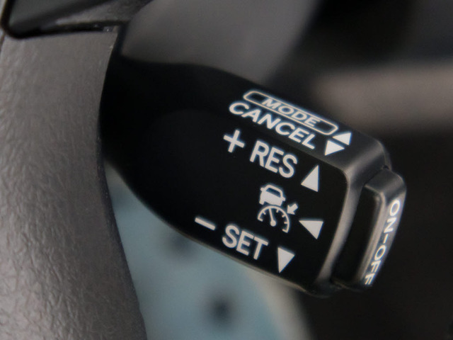 ���[�_�[�N���[�Y�R���g���[��  �~���g���[�_�[�ƒP��J�����Ő�s�Ԃ�F�����A�ԑ��ɉ������Ԋԋ�����ۂ��Ȃ���Ǐ]���s���x�����܂��B