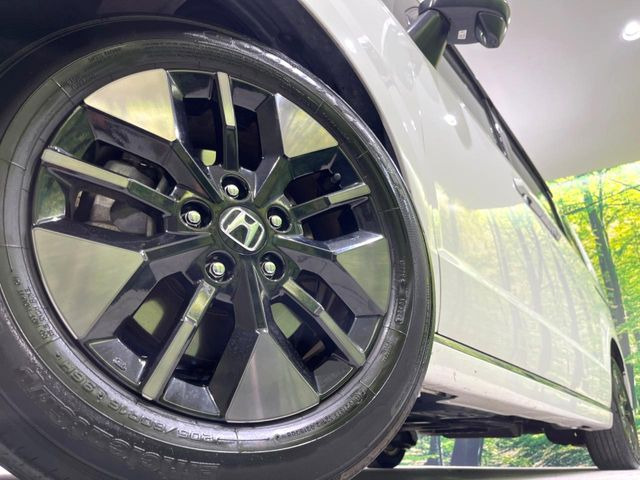 �y����16�C���`�A���~�z�C�[���z�O�ςɃ}�b�`���������A���~�z�C�[���𑕒����Ă���܂��B�e��ЊO�A���~�z�C�[����A�X�^�b�h���X�^�C�����戵�����Ă���܂��B���񂲑��k����������