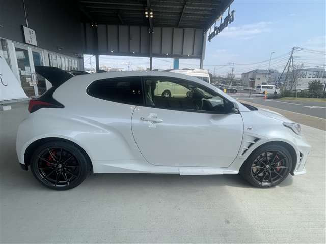 GRヤリス1.6 RZ ハイ パフォーマンス + エアロ パフォーマンス パッケージ GR-DAT 4WD