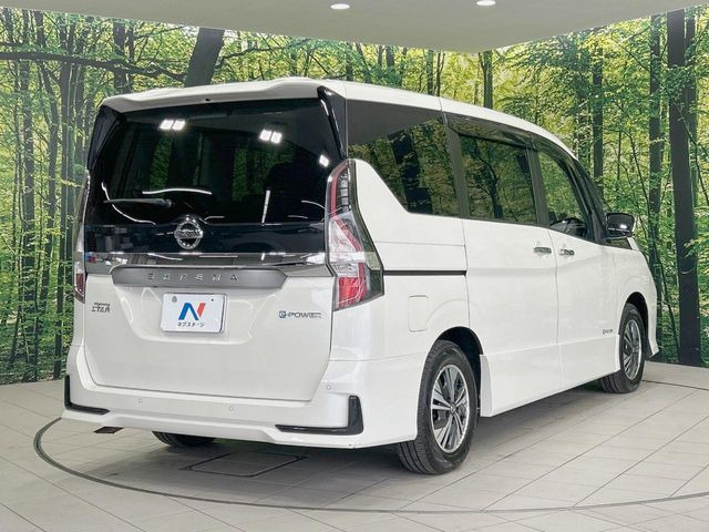 ☆全国のネクステージからお取り寄せが可能※!遠方の店舗に展示してあるクルマが気になる場合も、最寄りの店舗でご覧いただくことが可能です!是非私たちに要望をお聞かせください!※別途費用