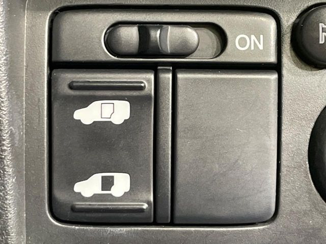 �y�p���[�X���C�h�h�A�z�X�}�[�g�L�[��^�]�Ȃ̃X�C�b�`�ŃX���C�h�h�A�̊J���\���d��������͂����ăh�A���J����K�v�������A���������q�l�ł��A�d���ו��������Ă��鎞�����N�ɊJ���߂ł��܂���