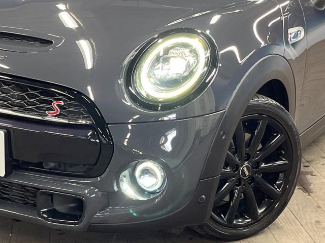 ��LED�w�b�h���C�g:��ԑ��s�����ǍD�Ȏ��E���m�ۂ����S���ĉ^�]�ł��鍂�P�xLED�w�b�h���C�g�𑕔�!�_�����x�������A����d�͂��}�����Ă��܂��B