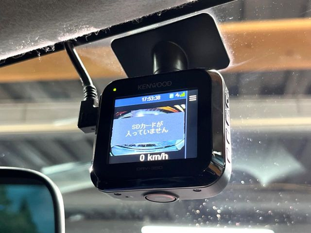 【ドライブレコーダー】安心・安全なカーライフに必須のドライブレコーダーを装備!走行中はもちろん、あおり運転や事故に遭遇した際の状況も映像で記録し、万一のリスクに備えます。