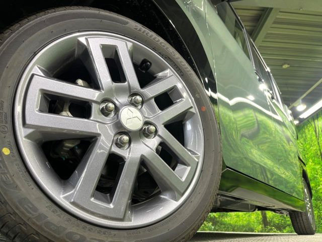 �y����15�C���`�A���~�z�C�[���z�O�ςɃ}�b�`���������A���~�z�C�[���𑕒����Ă���܂��B�e��ЊO�A���~�z�C�[����A�X�^�b�h���X�^�C�����戵�����Ă���܂��B���񂲑��k����������