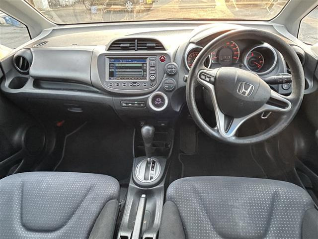 フィット1.3 L ハイウェイエディション