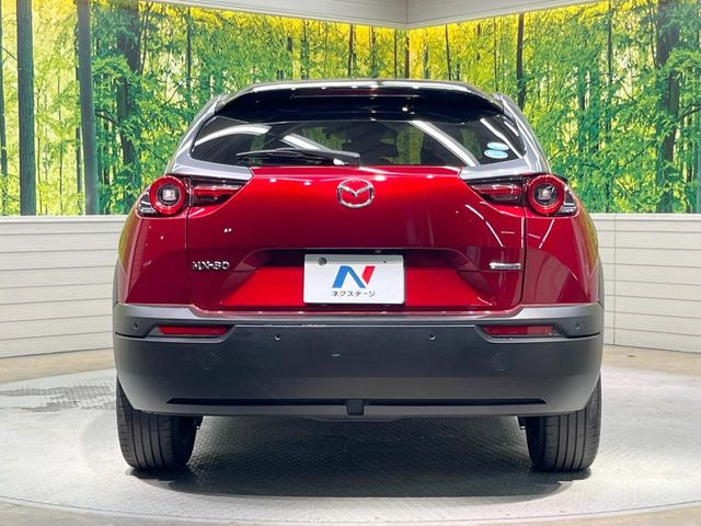 安心の最長10年・走行無制限保証(有償)をご用意。保証内容も充実はもちろん、無料点検&オイル交換や、年中無休の全国・24時間ロードサービスも付帯されておりますのでご安心下さい。