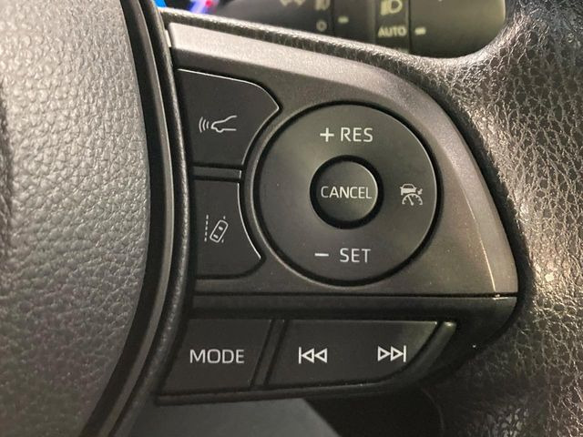 【レーダークルーズコントロール】高速道路での長距離走行が楽に!!自動で速度を保つクルーズコントロールが、衝突軽減システムと連携し、前方の車両を感知して車間を保つように速度調節してくれます!!