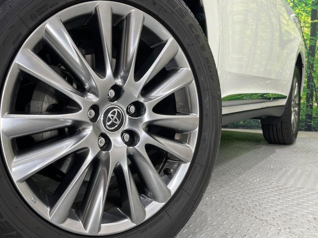 �y����18�C���`�A���~�z�C�[���z�O�ςɃ}�b�`���������A���~�z�C�[���𑕒����Ă���܂��B�e��ЊO�A���~�z�C�[����A�X�^�b�h���X�^�C�����戵�����Ă���܂��B���񂲑��k����������