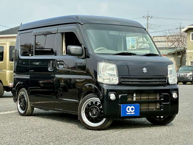 全国対応可能な12カ月保証付きとなります。【全国正規ディーラーでの修理 修理限度額無し 修理限度回数無し 走行距離無制限 ロードサービス付帯 】詳細はスタッフまでお気軽にお問い合わせくださいませ。