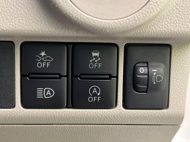 �y�X�}�[�g�A�V�X�g�z���s���ɑO���̎ԗ�����F�����A�Փ˂������Ȏ��͌x��ƃu���[�L�ŏՓˉ���Ɣ�Q�y�����A�V�X�g�B�����S�Ƀh���C�u�����y���݂��������܂��B