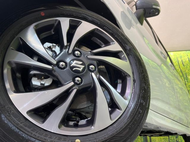 �y����15�C���`�A���~�z�C�[���z�O�ςɃ}�b�`���������A���~�z�C�[���𑕒����Ă���܂��B�e��ЊO�A���~�z�C�[����A�X�^�b�h���X�^�C�����戵�����Ă���܂��B���񂲑��k����������