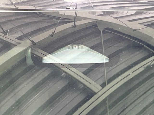 �y�g���^�Z�[�t�e�B�Z���X�z���s���ɑO���̎ԗ�����F�����A�Փ˂������Ȏ��͌x��ƃu���[�L�ŏՓˉ���Ɣ�Q�y�����A�V�X�g�B�����S�Ƀh���C�u�����y���݂��������܂��B