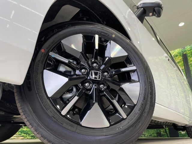 �y����16�C���`�A���~�z�C�[���z�O�ςɃ}�b�`���������A���~�z�C�[���𑕒����Ă���܂��B�e��ЊO�A���~�z�C�[����A�X�^�b�h���X�^�C�����戵�����Ă���܂��B���񂲑��k����������